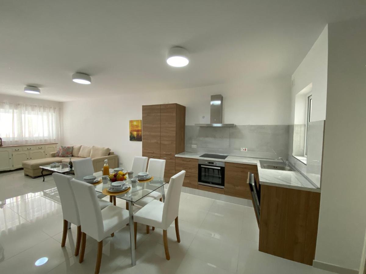 Sunshine Apartments Mellieha - Modern Three Bedroom Ground Floor Apartment With Yard Exterior foto